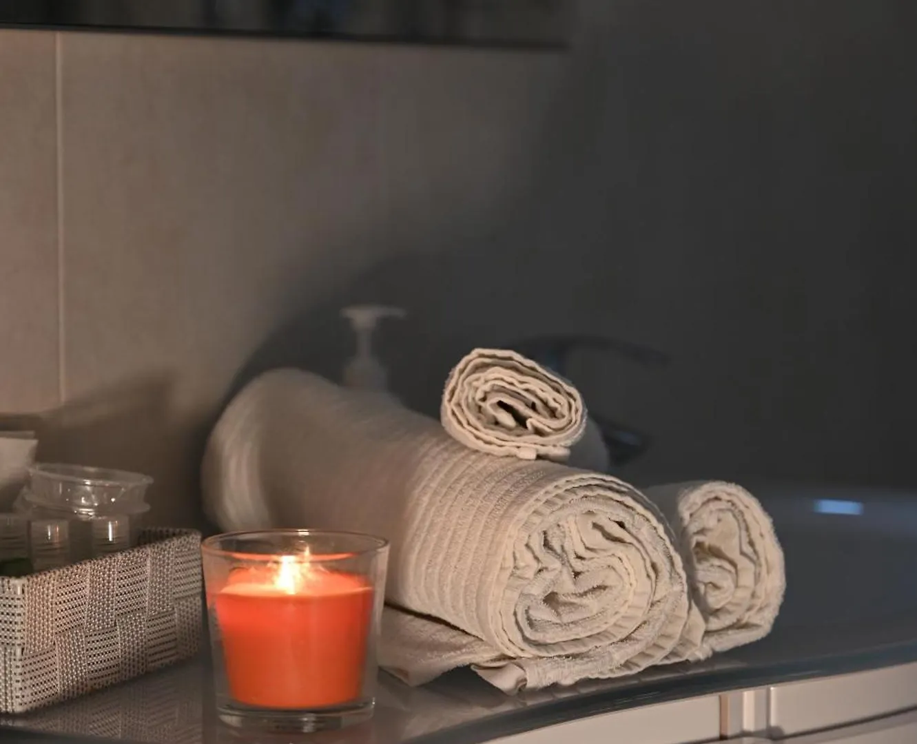 Apartment Grigio Perla Panigale, Villetta Di Pregio Con Giardino E Parcheggio Privato Gratuito Fino A Tre Posti Auto Bologna