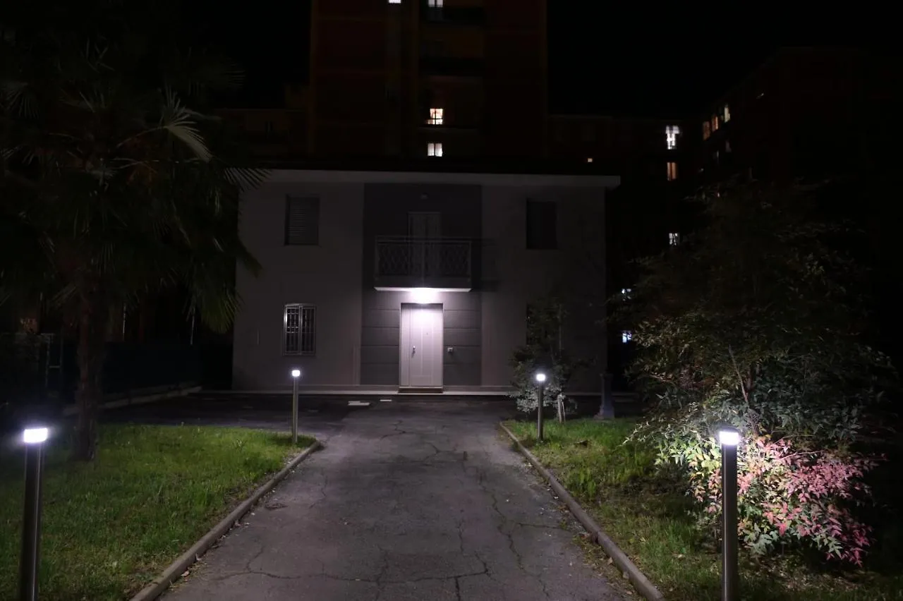 Grigio Perla Panigale, Villetta Di Pregio Con Giardino E Parcheggio Privato Gratuito Fino A Tre Posti Auto Bolonha