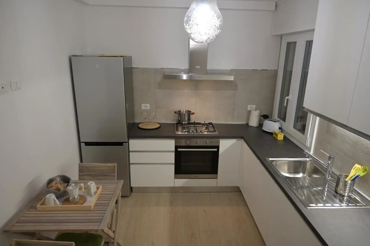 Appartamento Grigio Perla Residenza, casa indipendente con parcheggio privato e giardino Bologna