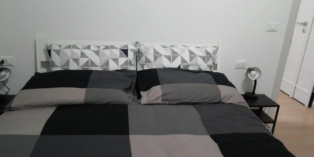 Appartamento Grigio Perla Residenza, casa indipendente con parcheggio privato e giardino Bologna