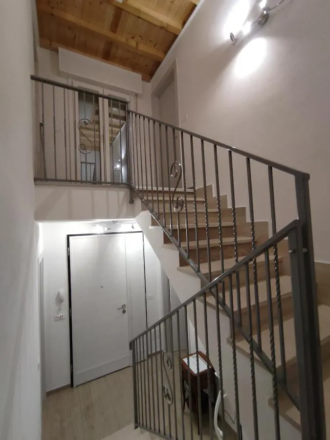 Appartamento Grigio Perla Residenza, casa indipendente con parcheggio privato e giardino Bologna