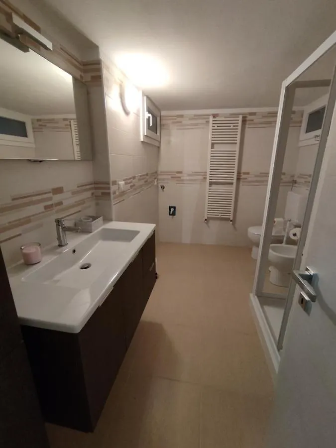 Appartamento Grigio Perla Residenza, casa indipendente con parcheggio privato e giardino Bologna