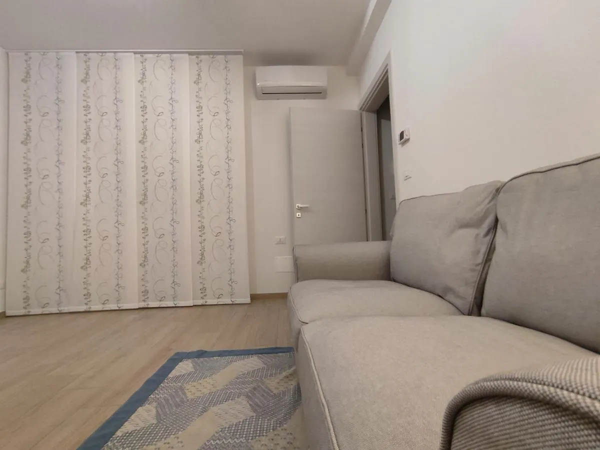 Apartment Grigio Perla Panigale, Villetta Di Pregio Con Giardino E Parcheggio Privato Gratuito Fino A Tre Posti Auto Bologna Italy
