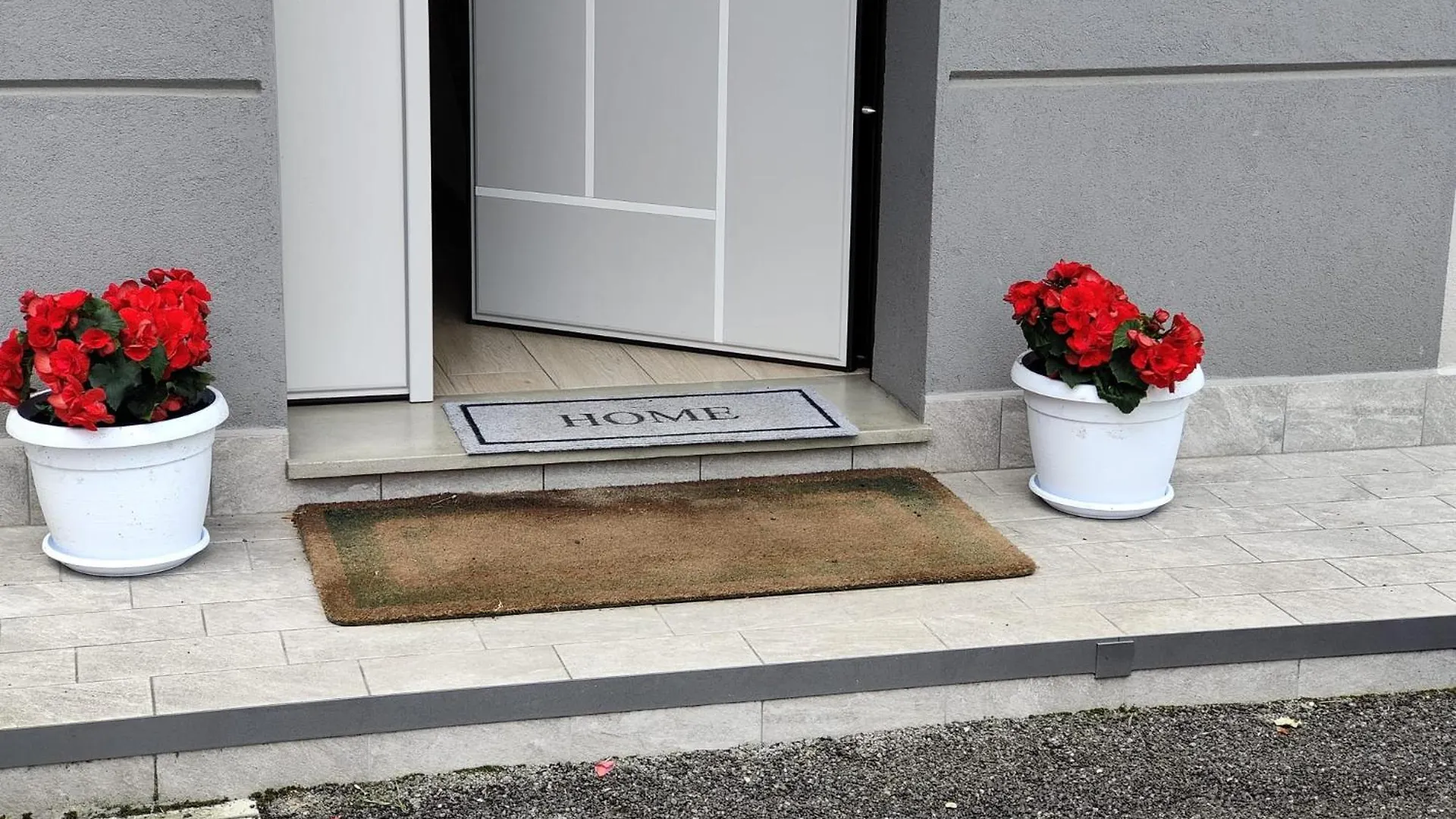 Grigio Perla Panigale, Villetta Di Pregio Con Giardino E Parcheggio Privato Gratuito Fino A Tre Posti Auto Bologna Italy